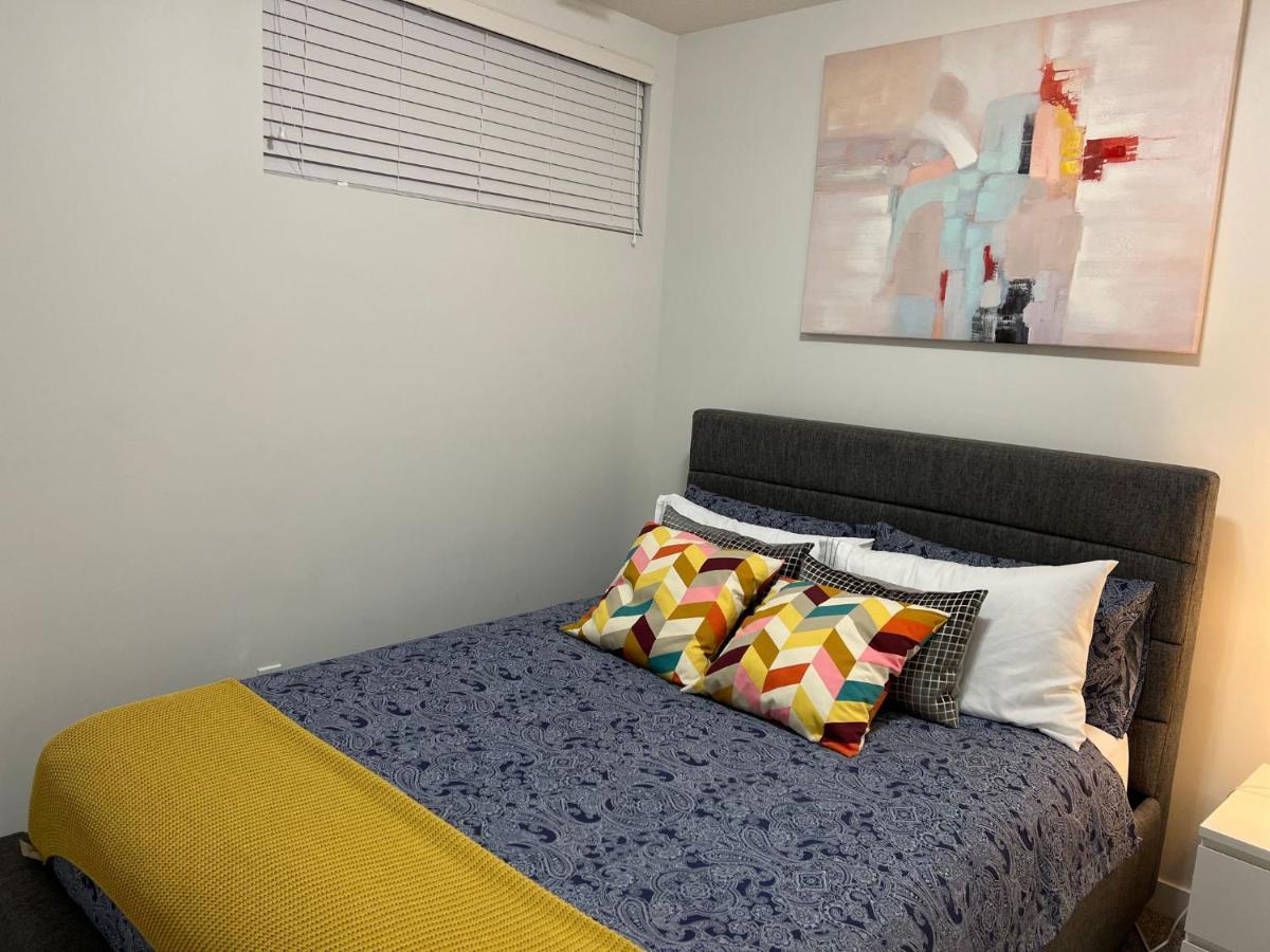 Beautiful 2 Bedroom Home Away From Home Calgary Exterior photo